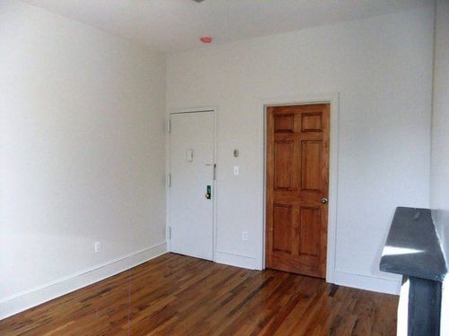Building Photo - 363 Marion St