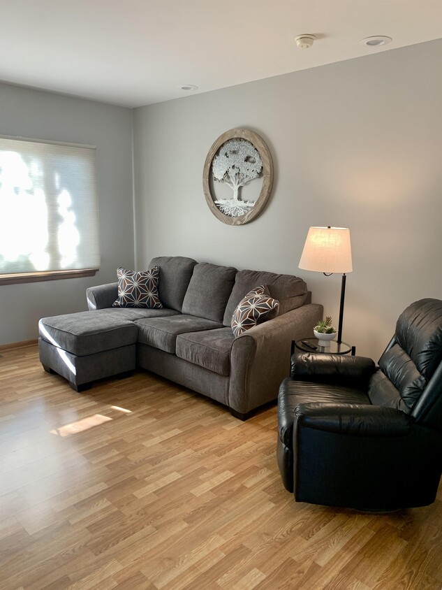 Foto principal - 102 5th St SW