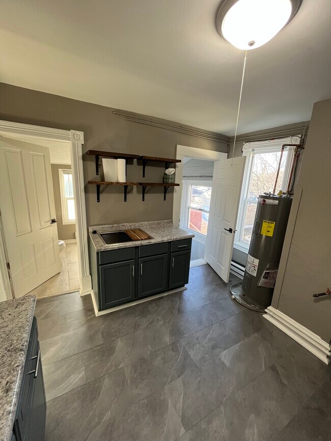 Kitchen - 3014 California St NE