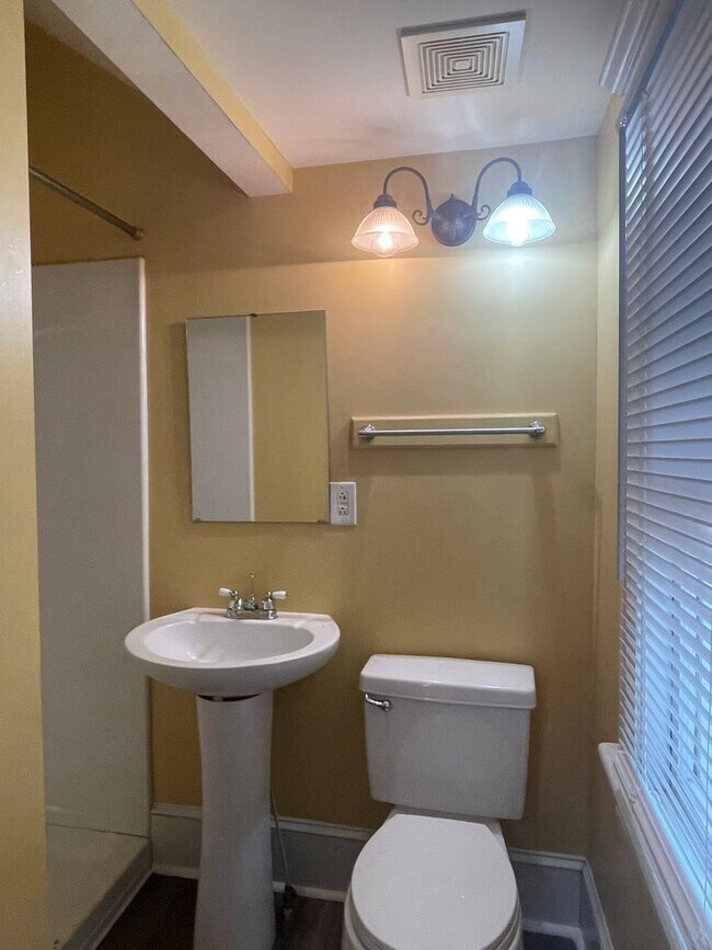 Foto del edificio - 946 Magnolia St