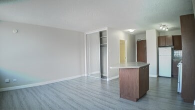 Building Photo - 11147 Whyte Ave NW