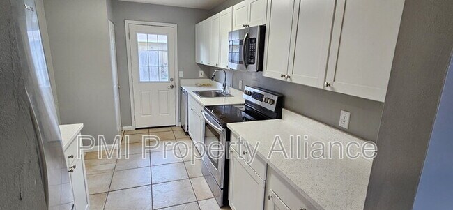 Foto del edificio - 725 Northlake Blvd