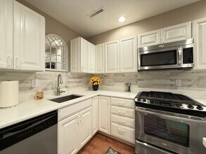 Building Photo - 3417 122nd Pl NE