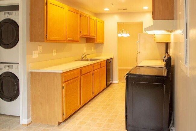 Building Photo - 11433 Deepwood Dr