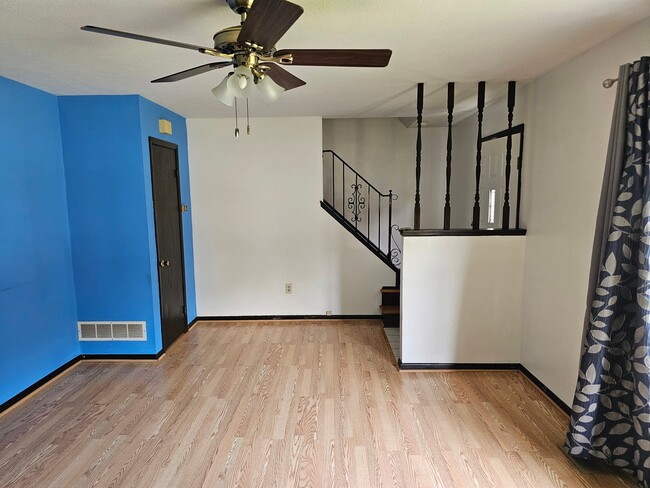 Building Photo - 37377 Green Dr