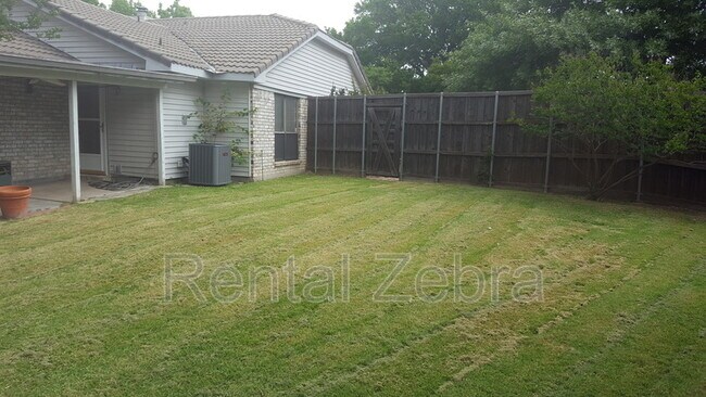 Foto del edificio - 1501 Wheatfield Ct