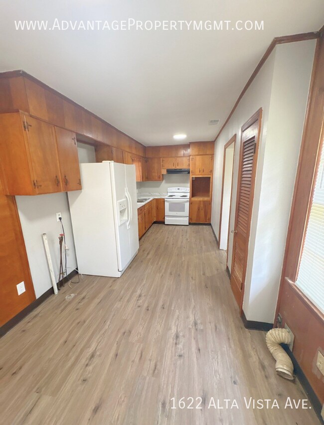 Building Photo - 1622 Alta Vista Ave