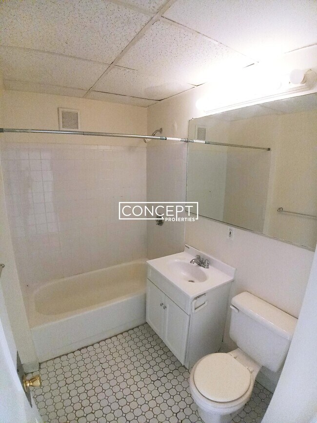 Building Photo - 441 Cambridge St