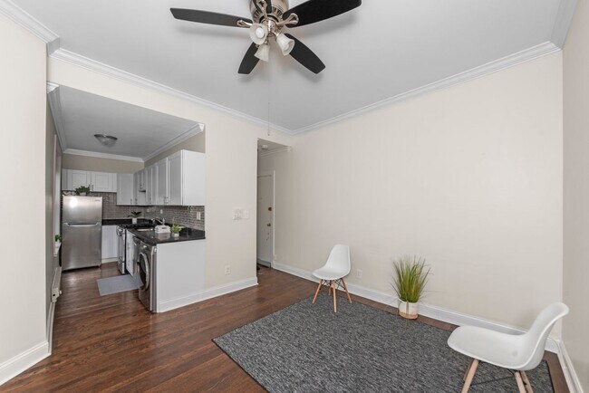 Foto del edificio - 915 W Waveland Ave