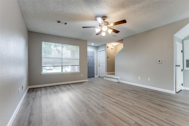 Building Photo - 7727 Ellis Dr