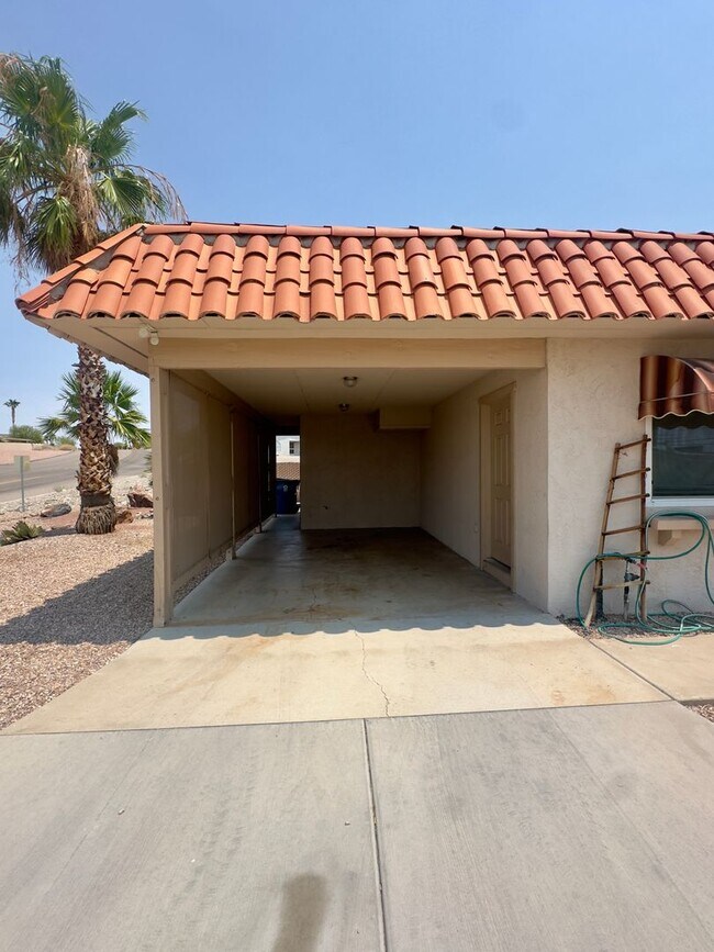 Foto del edificio - 2 Bed 2 Bath Duplex Long Term Rental!