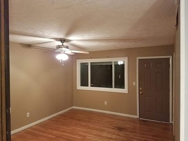 Foto del edificio - 3105 JEANNE RD