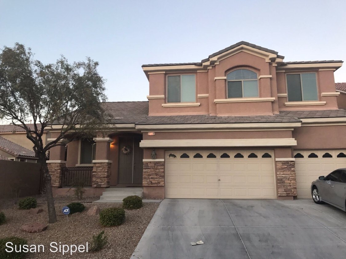 Foto principal - 5 br, 3.5 bath House - 2738 Auchmull Street