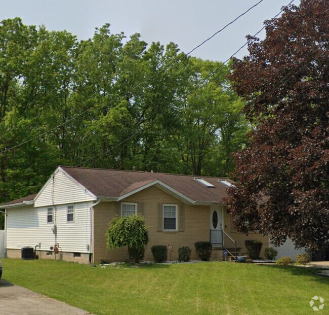 Crosswinds Common Apartments for Rent with Hardwood Floors Warren, OH