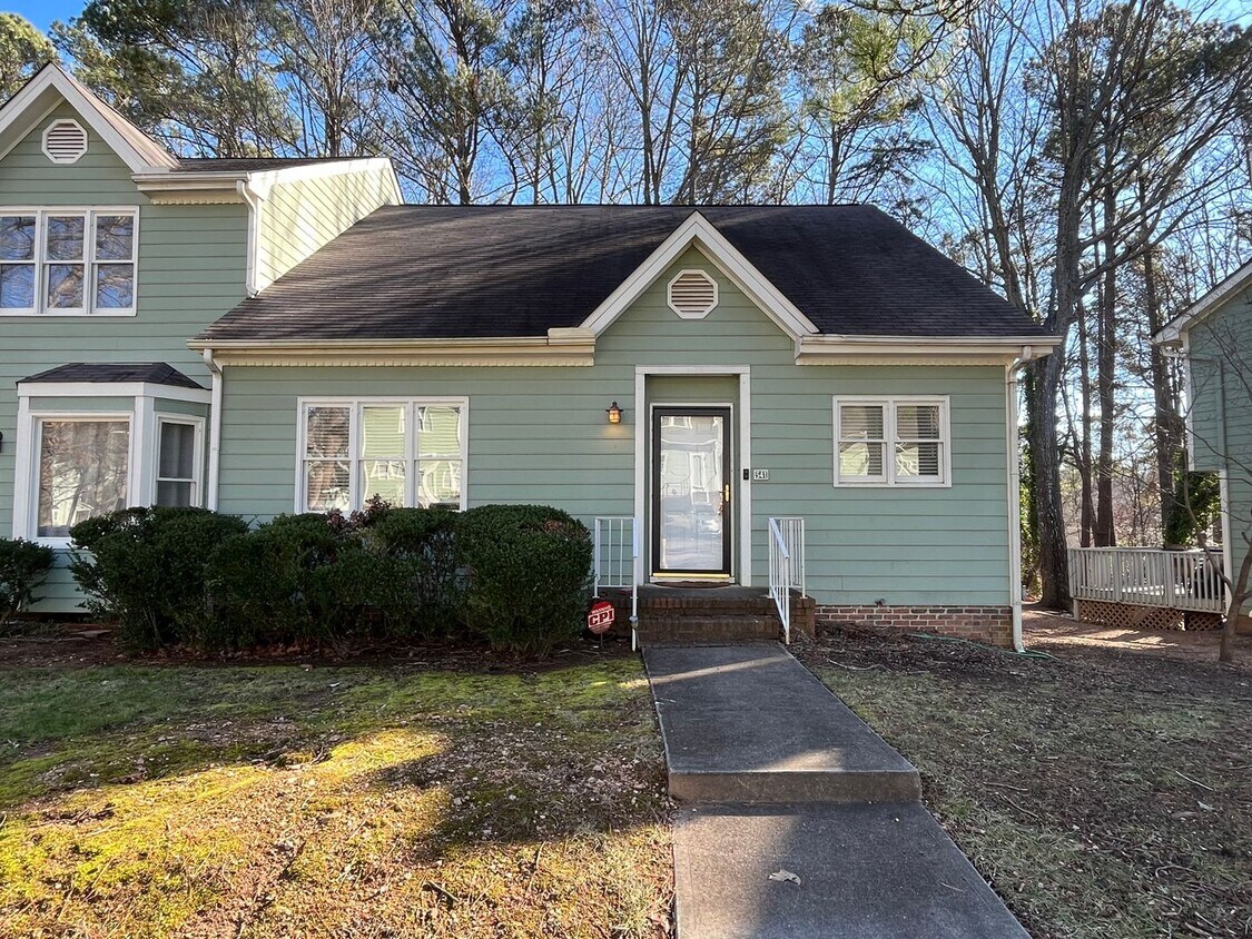 Primary Photo - Convenient 3BD, 2.5BA Raleigh Townhome wit...