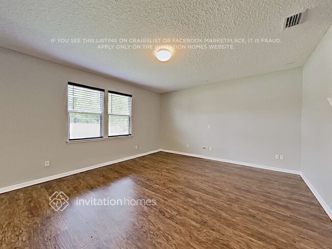 Foto del edificio - 667 E Red House Branch Rd