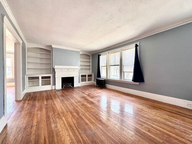 Foto del edificio - 58 Longfellow Rd