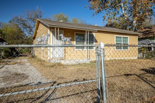 Building Photo - 3111 W Gerald Ave