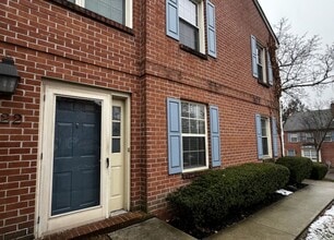 Building Photo - 700 Farmington Ave