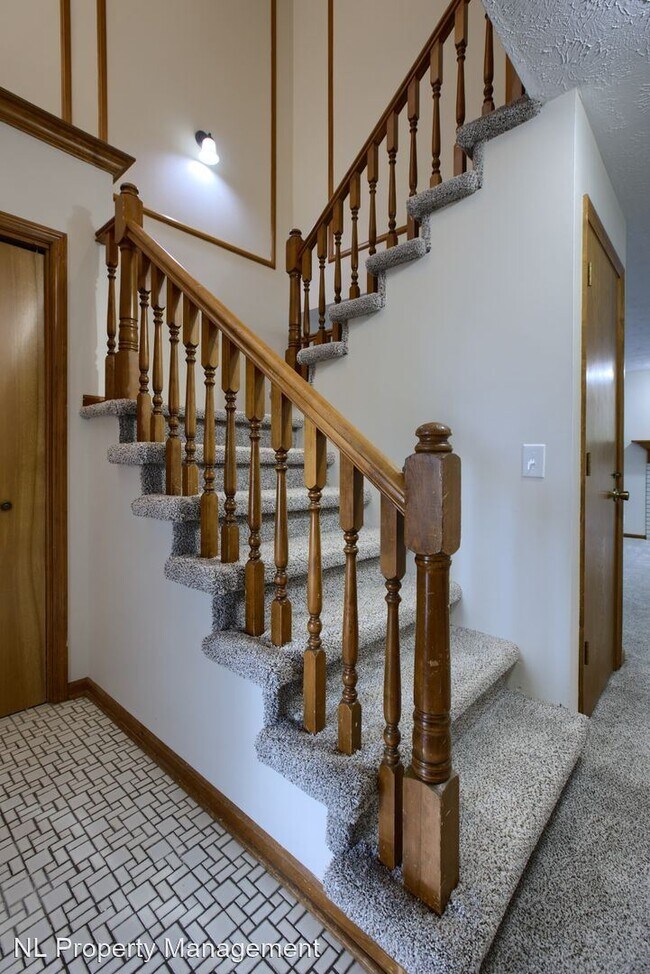 Building Photo - 2 br, 2.5 bath House - 15106 Normandy Blvd