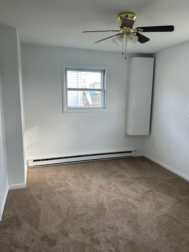 Building Photo - 2702 Bungalow Ave