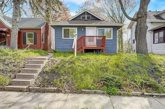 Building Photo - 3510 N Newton Ave