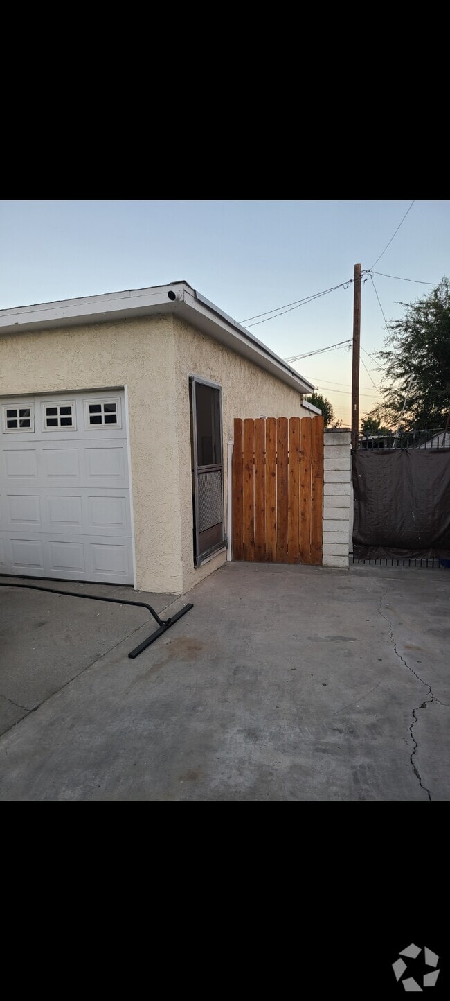 Building Photo - 6537 Elm Ct