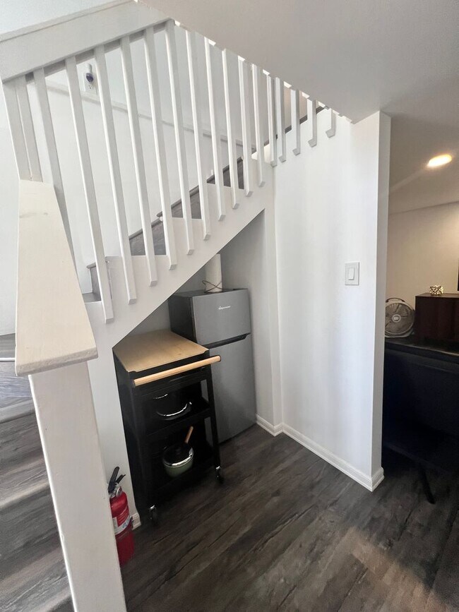 Building Photo - L2-124