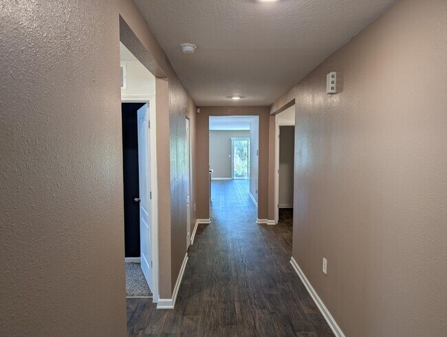 Foto del edificio - 3107 Rustic Deer Wy