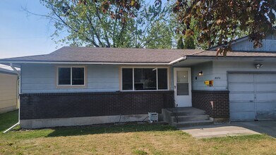 Building Photo - 8810-8812 E Michielli Pl