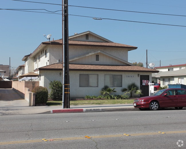 Building Photo - 16443 Woodruff Ave