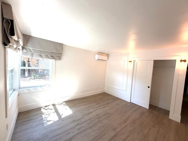 Building Photo - Beautifully Renovated Midtown Sacramento Apartment with Private Backyard Patio!