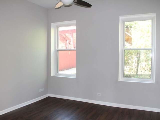 Foto del edificio - 10307 Main Street