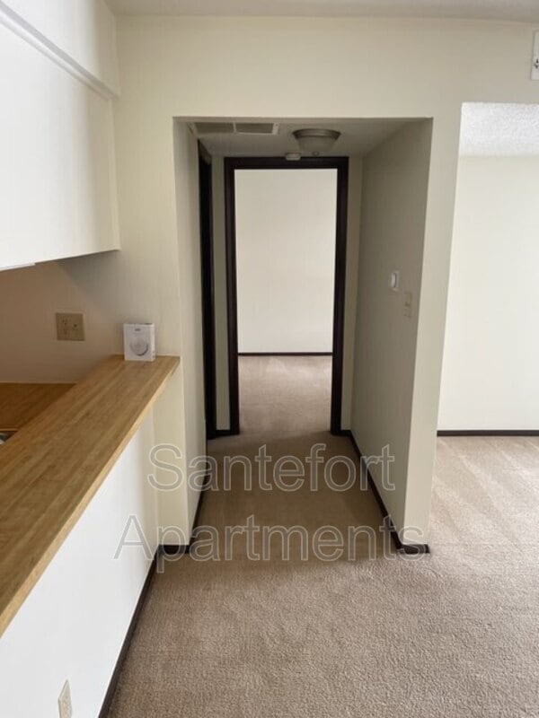 Foto del edificio - 5403 Haymeadow Ln