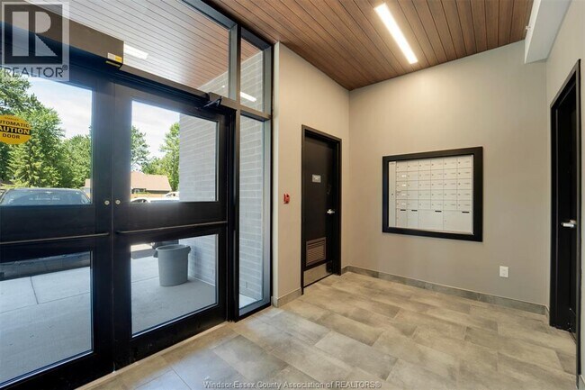 Photo du bâtiment - 140 Main St E