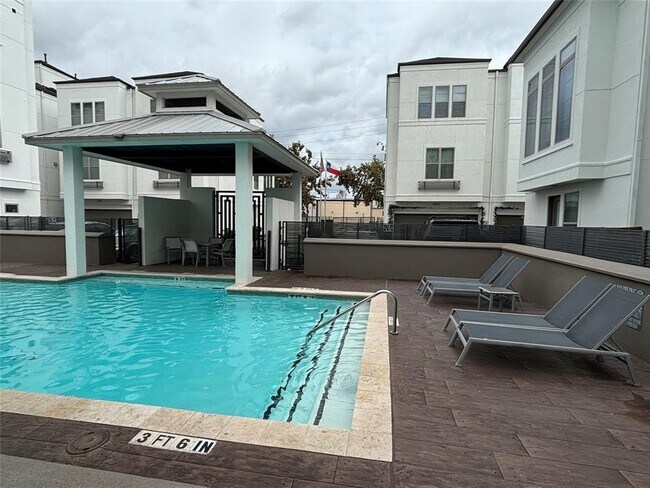 Foto del edificio - 5413 Larkin St