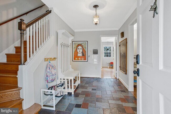 Foto del edificio - 15805 Wayne Ave