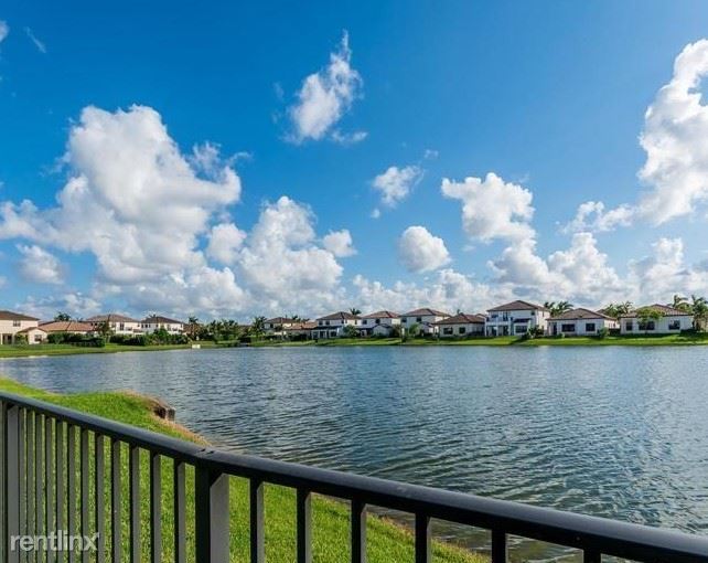 Building Photo - 4 br, 3.5 bath House - 8408 NW 40th St # 8...