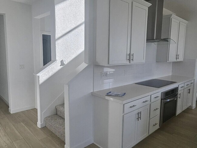 Foto del edificio - Beautiful Sacramento 5 Bedroom 3 Bathroom 3000 Sqft. Home for Rent