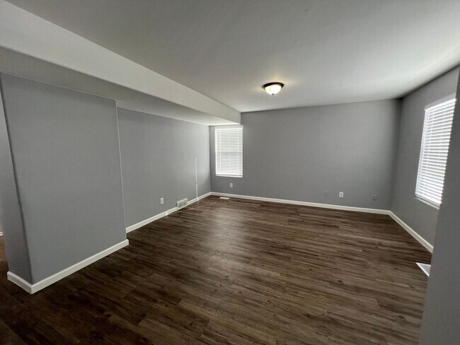 Building Photo - 5 Bedroom Home in Tooele