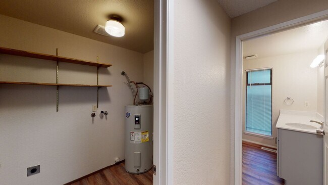 Foto del edificio - 1520 E Main St