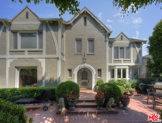 Building Photo - 742 S Cloverdale Ave