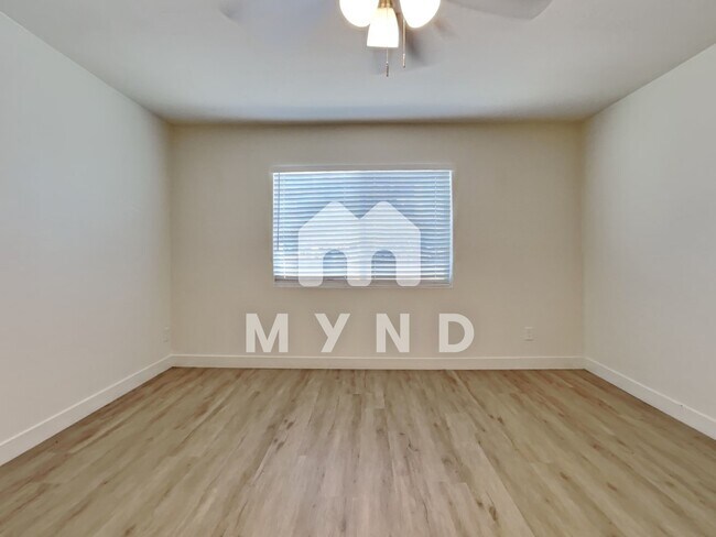 Building Photo - 1849 E Virginia Ave Unit 4