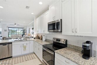 Building Photo - 9374 Pocida Ct