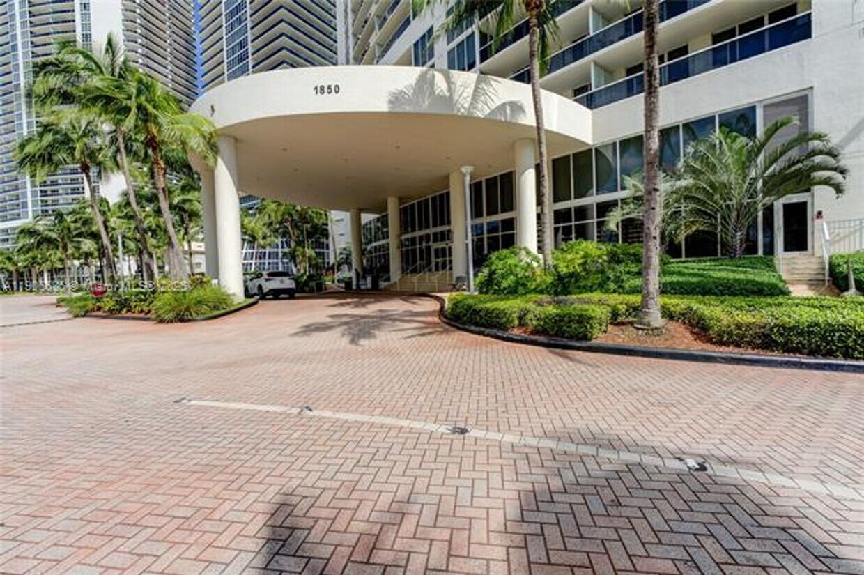 Photo - 1850 S Ocean Dr unit 1607 (A11906685)