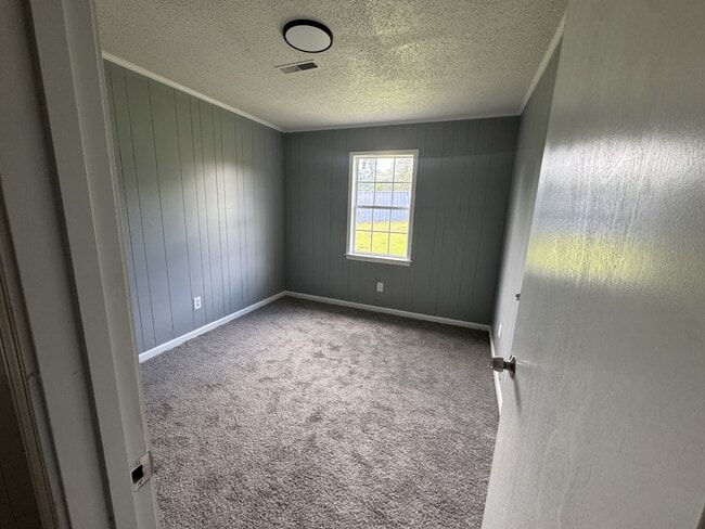 Building Photo - 214 College St