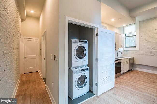 Foto del edificio - 1300 S 19th St