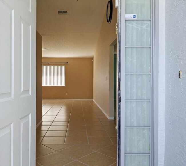 Foto del edificio - 3/2/2 Home with many upgrades in the 34609...
