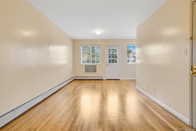 Building Photo - 65-45 110th St