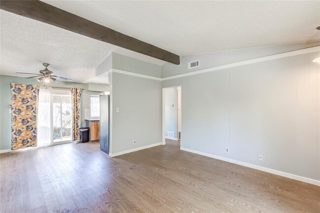 Building Photo - 1204 Woodfield Dr